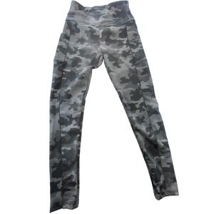 Shosho Gray Camouflage Athletic Leggings‎ Women's Size Medium